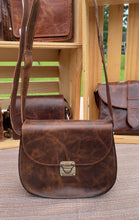 Load image into Gallery viewer, Clamshell Handbag